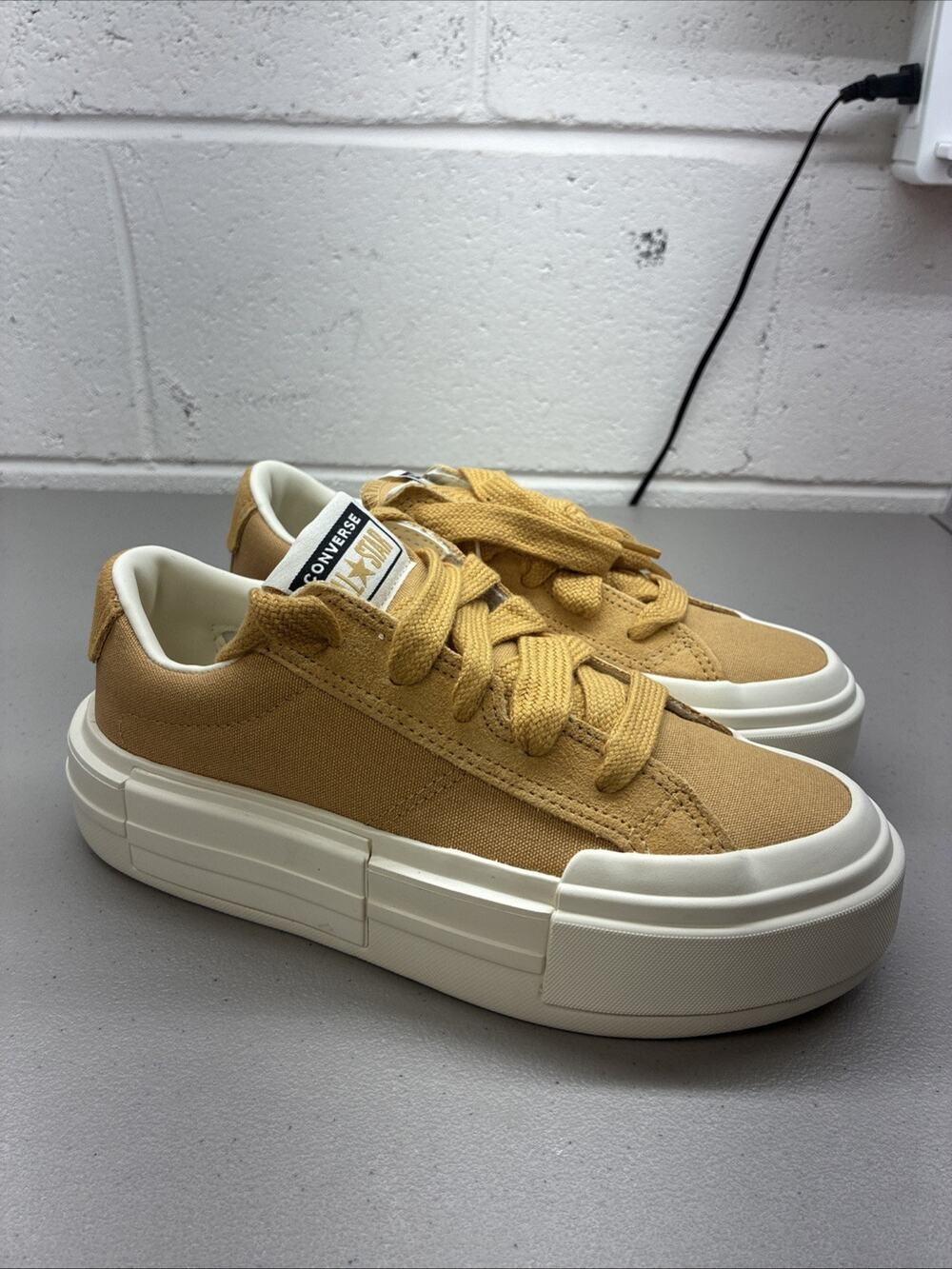 Converse Chuck Taylor All Star Cruise Ox Platform Chunky Style Women's Size 6.5
